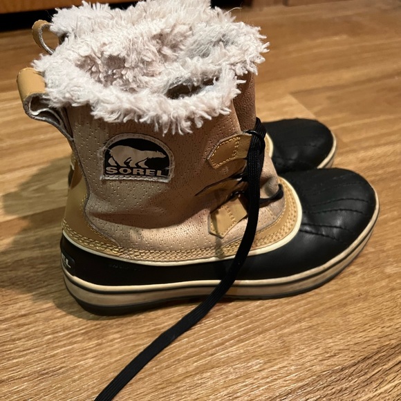 Sorel Women's Tivoli Waterproof Shearling Lined Winter Duck Boot US 8 40 - Picture 4 of 9